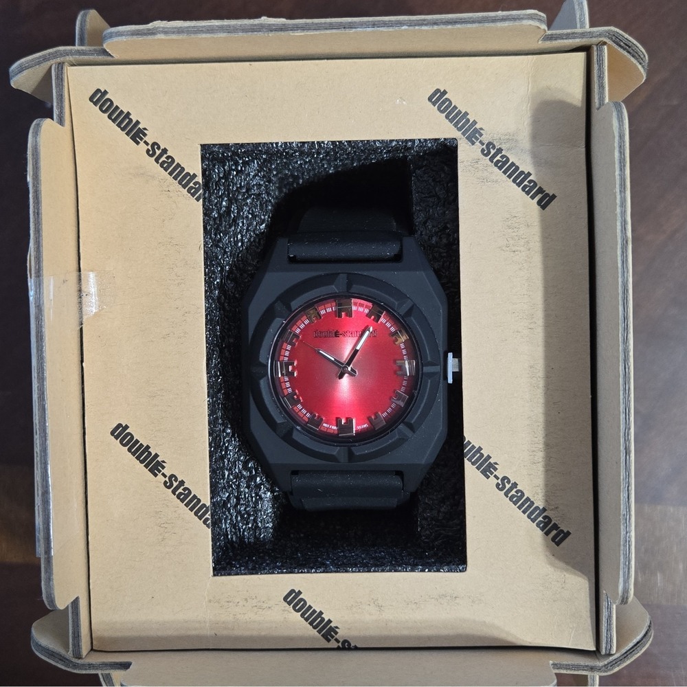NIB doublE-standard RE-VOLT Gradient Tomato Fashion Watch. Red and Black,Unisex